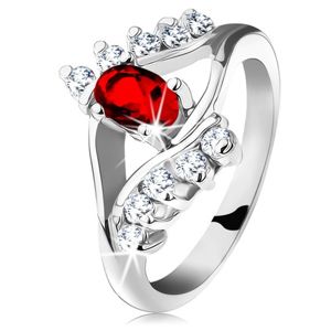 Błyszczący pierścionek w srebrnym odcieniu, czerwony wyszlifowany owal, przezroczyste cyrkonie - Rozmiar : 54