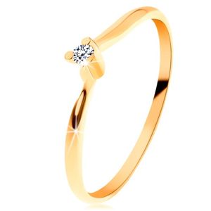 Błyszczący pierścionek z żółtego 14K złota - przezroczysty wyszlifowany diament, cienkie ramiona - Rozmiar : 60