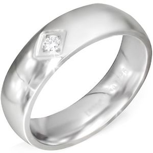 Błyszczący stalowy pierścionek z rombowym wcięciem i bezbarwnym kamyczkiem - Rozmiar : 65