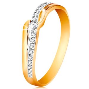 Błyszczący złoty pierścionek 585 - bezbarwna cyrkonia między końcami ramion, cyrkoniowa fala - Rozmiar : 60