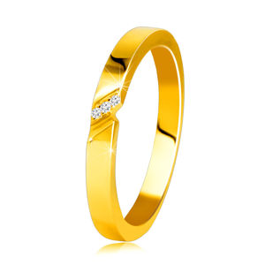 Diamentowa obrączka z żółtego 14K złota - pierścionek z delikatnym nacięciem, bezbarwne brylanty - Rozmiar : 49