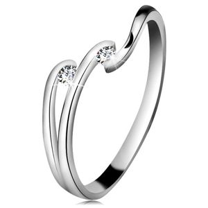 Diamentowy pierścionek z białego 14K złota - dwa błyszczące bezbarwne brylanty, lśniące linie ramion - Rozmiar : 49