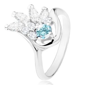 Lśniący pierścionek w srebrnym odcieniu, przezroczysty cyrkoniowy wachlarz, jasnoniebieska cyrkonia - Rozmiar : 49