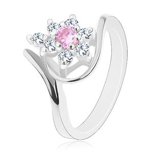 Lśniący pierścionek w srebrnym odcieniu, zagięte ramiona, różowo-przezroczysty kwiatek - Rozmiar : 52