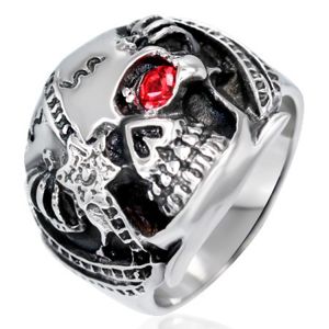 Masywny pierścień ze stali - czaszka wojownika z czerwoną cyrkonią, patyna - Rozmiar : 65