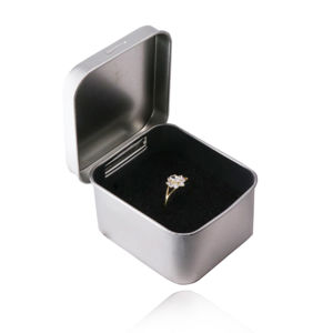 Metalowe upominkowe pudełeczko na biżuterię - kolor srebrny, wykończenie satynowe
