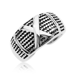 Patynowany stalowy pierścionek z wzorem cienkich łańcuszków i dużym X - Rozmiar : 60