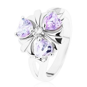 Pierścionek w srebrnym odcieniu, kwiatek z fioletowymi cyrkoniowymi serduszkami - Rozmiar : 51