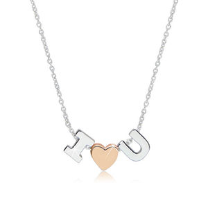 Rodowany naszyjnik ze srebra 925 - motyw „I love U” utworzony z liter „I” i „U” oraz serca