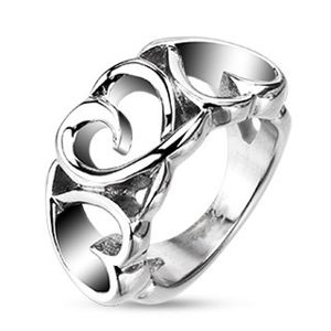 Stalowy pierścionek - trzy zdobione serduszka - Rozmiar : 51