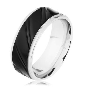 Stalowy pierścionek srebrnego koloru z czarnym pasem, ukośne nacięcia - Rozmiar : 70
