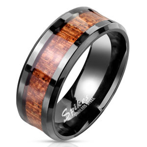 Stalowy pierścionek w kolorze czarnym - pasek z motywem drewna, gładka bezbarwna emalia - Rozmiar : 62