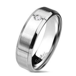 Stalowy pierścionek w srebrnym kolorze, matowy pas z przezroczystą cyrkonią, 6 mm - Rozmiar : 70