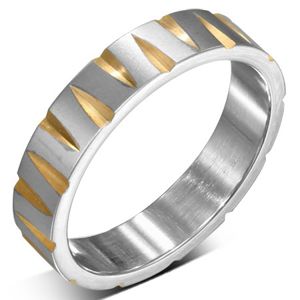 Stalowy pierścionek w srebrnym kolorze ze złotymi wycięciami - Rozmiar : 52