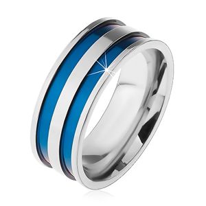 Stalowy pierścionek w srebrnym odcieniu, cienkie wgłębione pasy niebieskiego koloru, 8 mm - Rozmiar : 57