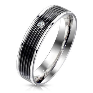 Stalowy pierścionek z czarnym paskiem - okrągła cyrkonia bezbarwnego koloru, błyszczące pasy brzegowe, 6 mm - Rozmiar : 70