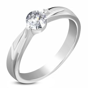 Stalowy zaręczynowy pierścionek srebrnego koloru, bezbarwna cyrkonia, ramiona z nacięciem - Rozmiar : 57