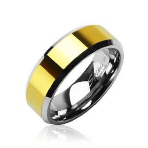 Wolframowy pierścionek o ściętych krawędziach ze środkowym pasem złotego koloru - Rozmiar : 57