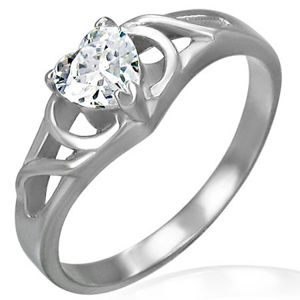 Zaręczynowy pierścionek ze stali chirurgicznej - bezbarwne cyrkoniowe serce, ornamenty - Rozmiar : 50