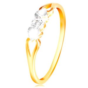Złoty pierścionek 585 - serca z białego złota, wycięcia i bezbarwne cyrkonie pośrodku - Rozmiar : 55